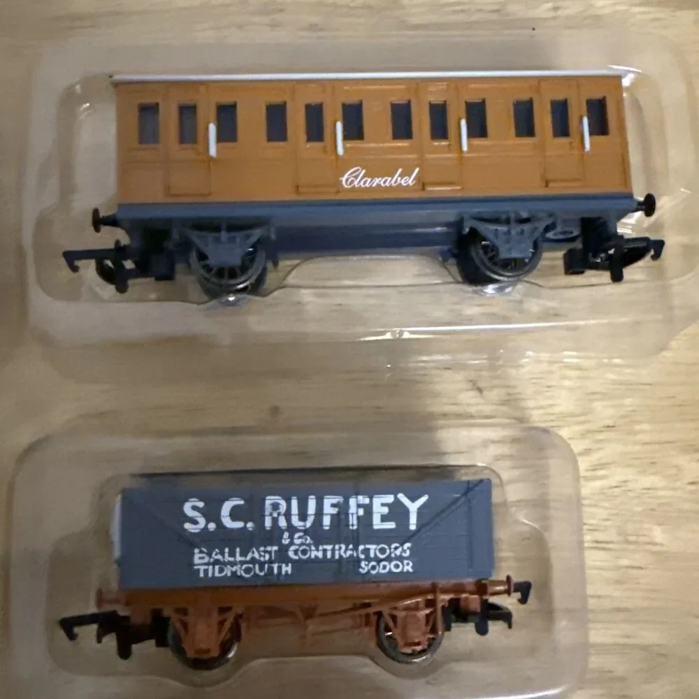 Thomas w/ Moving Eyes Clarabel SC Ruffey Bachmann 2002 HO Scale - Picture 3 of 16